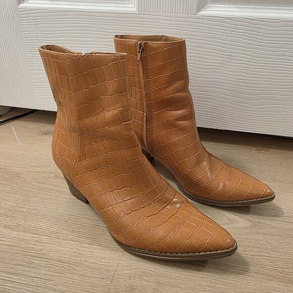 Coconuts By Matisse Tan Faux Leather Snakeskin Western Heeled Ankle Boot Sz 8.5M - Picture 2 of 6